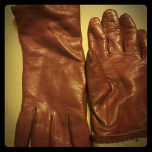 Leather gloves